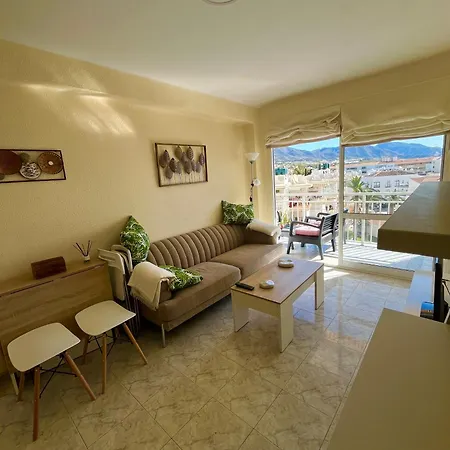 Wonderful Flat With Seaview In Lägenhet